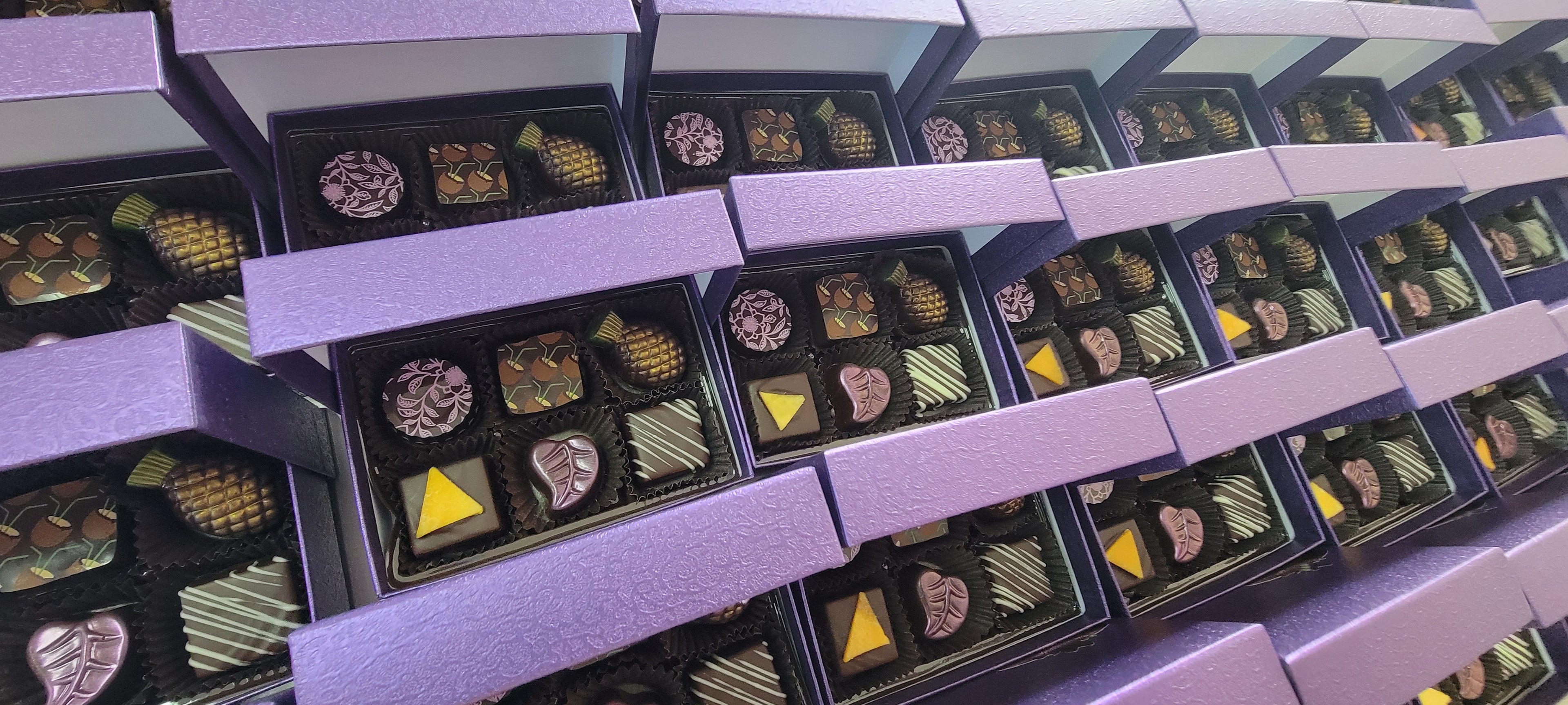 Sweet Paradise Maui Chocolate boxes
