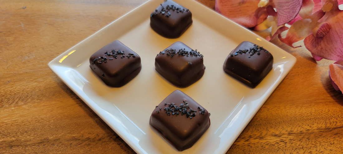 Sweet Paradise Maui Black Lava Caramel